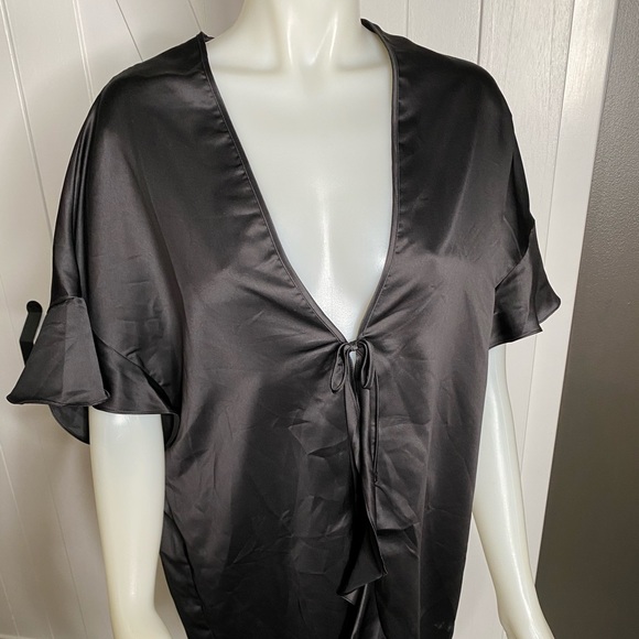 Victoria’s Secret Robe - Picture 2 of 5